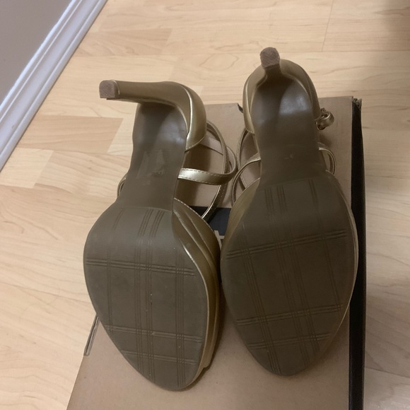 Le Château high heeled strap sandals: size 7 US - Picture 5 of 7